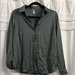 H&M Men's Deep Green Casual Button Down Shirt